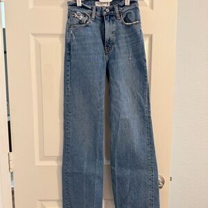 NO LONGER AVAILABLE Abercrombie & Fitch - The 90’s Relaxed Jean High Rise